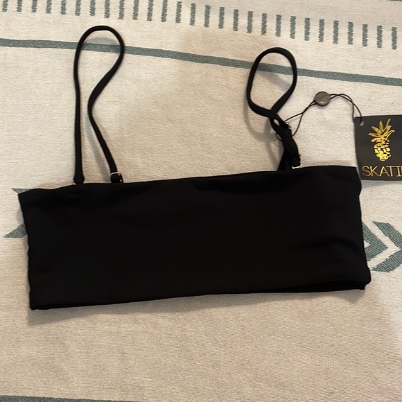 Skatie Annie tops - Picture 2 of 4